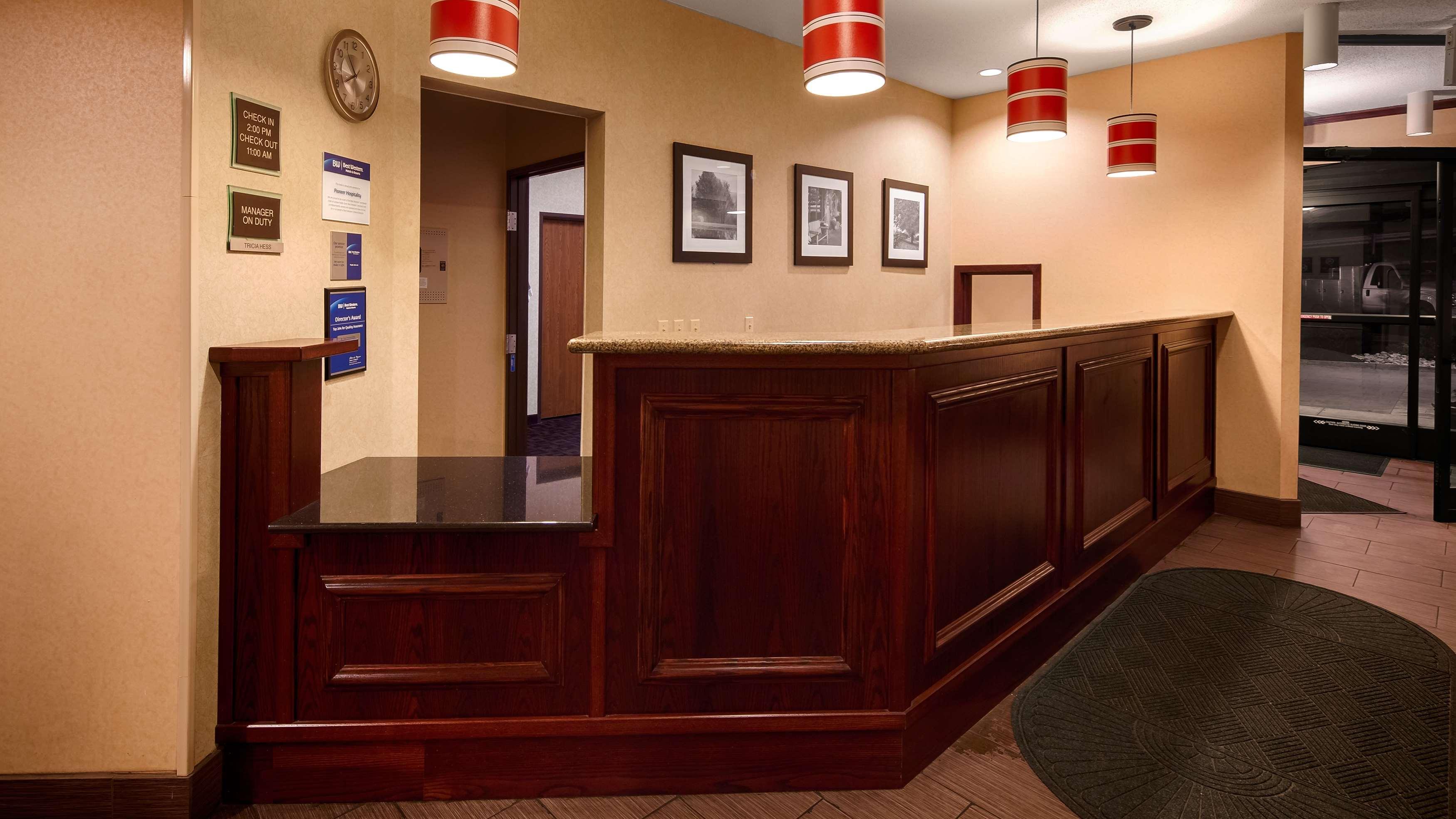 Best Western Plus Executive Inn St. Marys Экстерьер фото